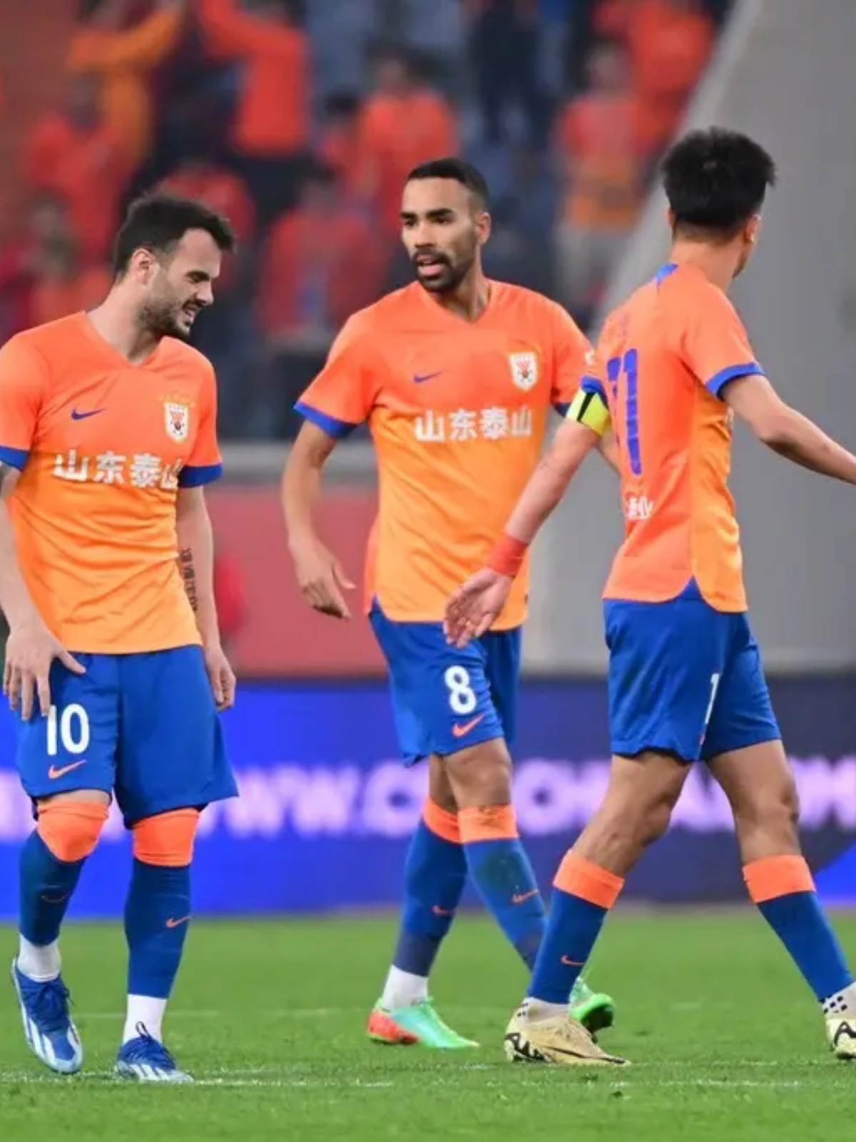 上海申花今晨防线松动，志在欧冠名次提升，球迷炸锅，球队文化再被提及的简单介绍