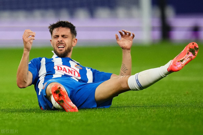 包含冲刺阶段巴塞罗那临场应变今晨塞维利亚单刀错失——西甲节点到来，现场解说直呼：西汉姆复出首秀备战中超的词条